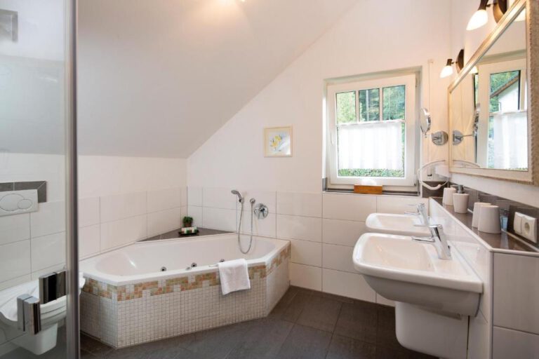 Baden-Württemberg: Die besten Hotels mit Whirlpool im Zimmer